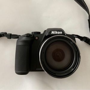 Nikon camera coolpix b700